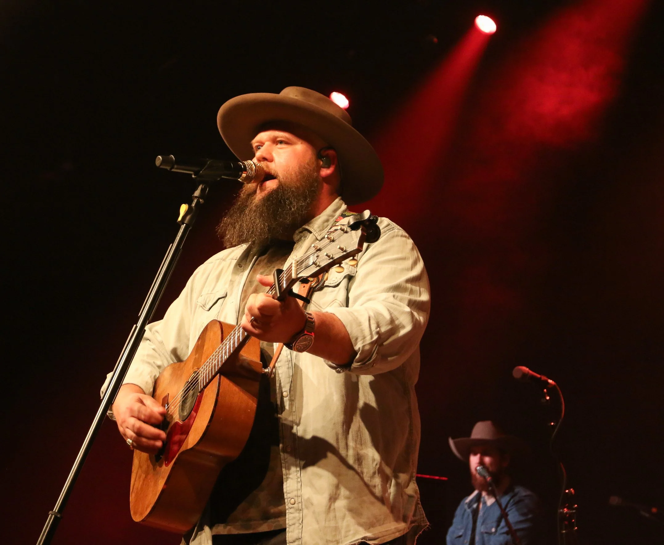 Larry Fleet playing live